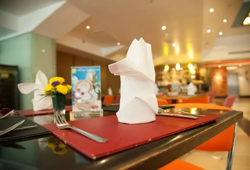 Fotos del hotel The Seasons Bangkok Huamark  Sha:  5