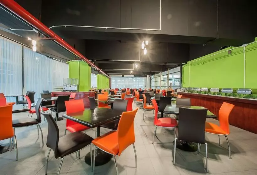 Fotos del hotel The Seasons Bangkok Huamark  Sha:  22