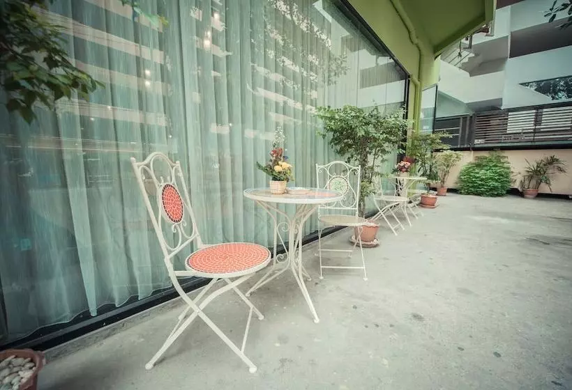 Fotos del hotel The Seasons Bangkok Huamark  Sha:  9