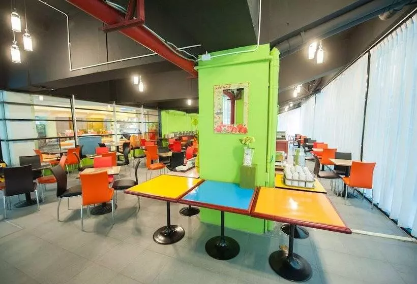 Fotos del hotel The Seasons Bangkok Huamark  Sha:  8