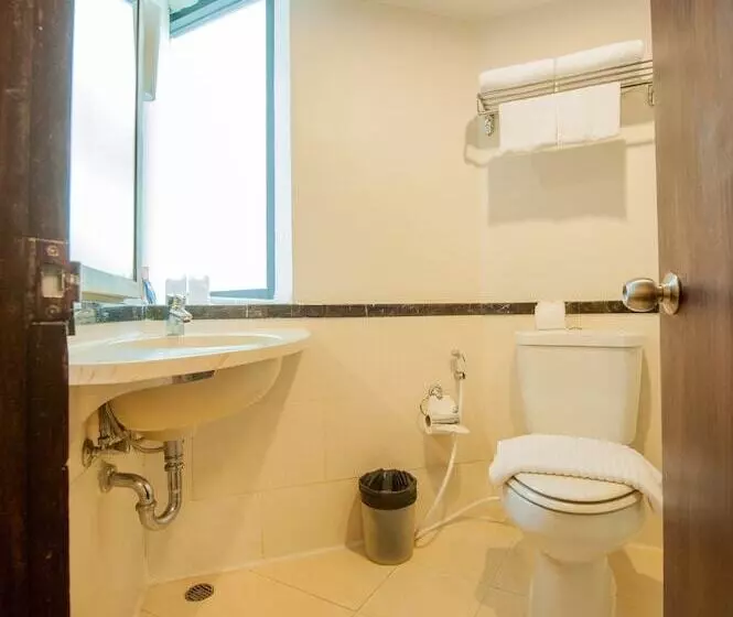 Fotos del hotel The Seasons Bangkok Huamark  Sha:  16