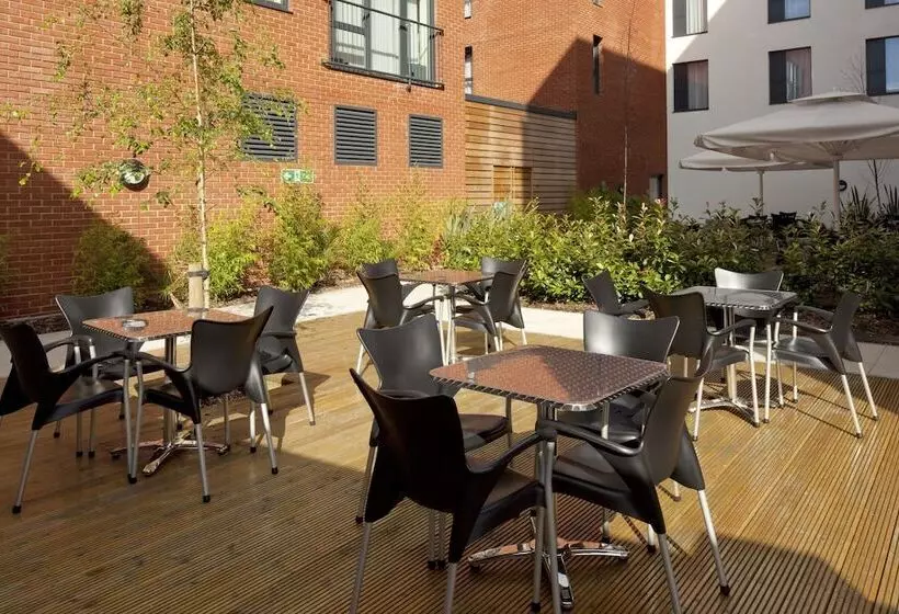 Fotos del hotel Holiday Inn Express Cheltenham Town Centre, An Ihg:  8