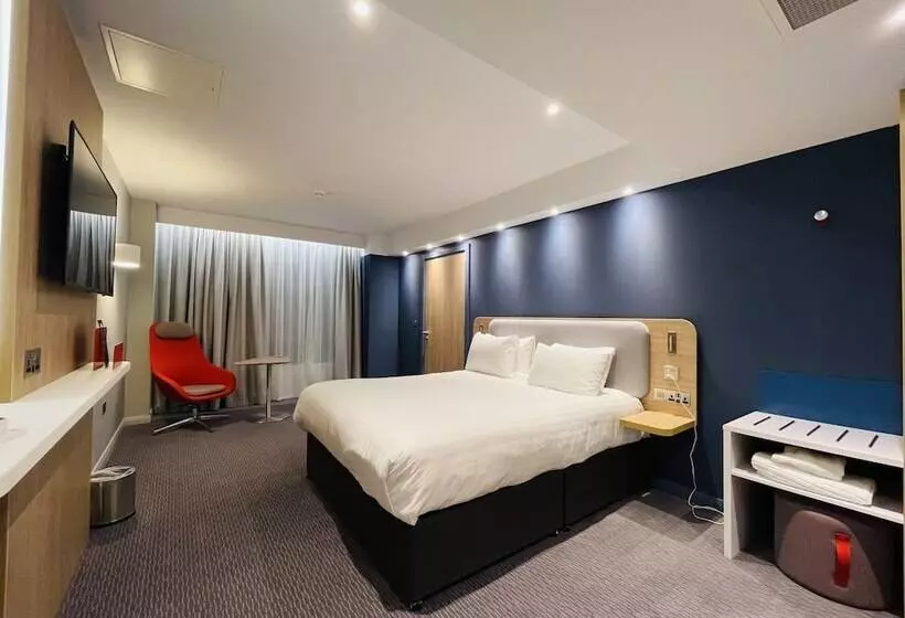 Fotos del hotel Holiday Inn Express Cheltenham Town Centre, An Ihg:  19