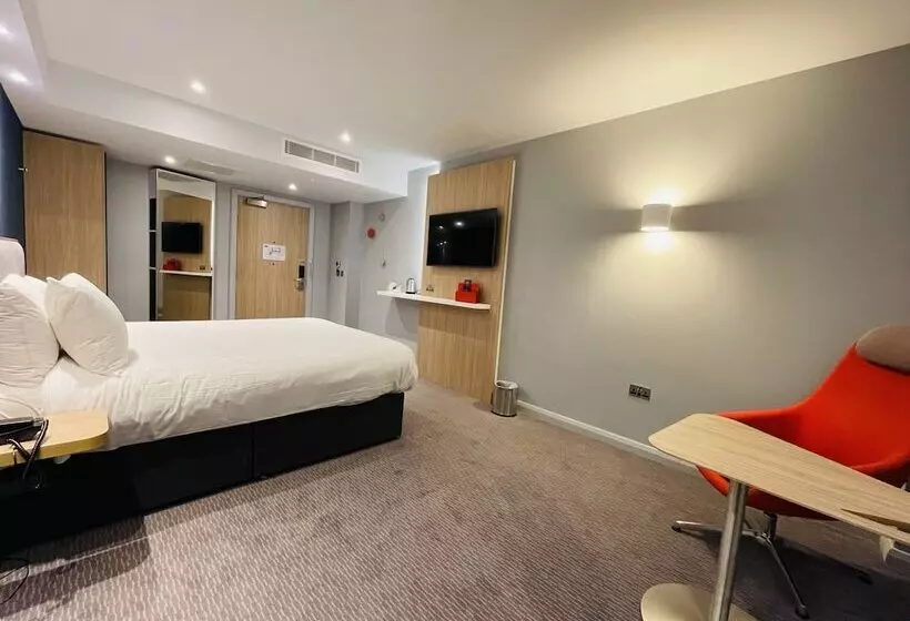 Fotos del hotel Holiday Inn Express Cheltenham Town Centre, An Ihg:  21