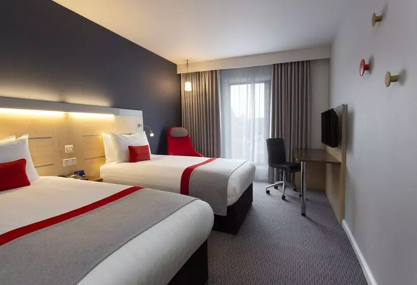 Fotos del hotel Holiday Inn Express Cheltenham Town Centre, An Ihg:  23