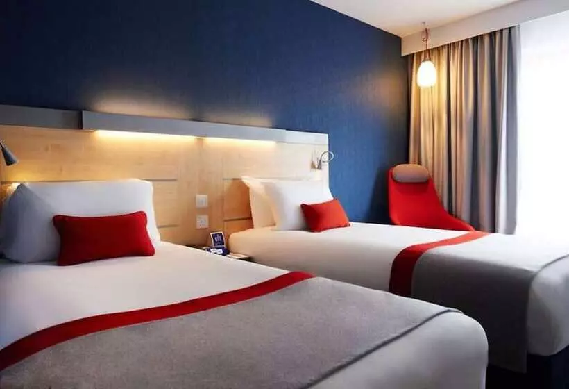 Fotos del hotel Holiday Inn Express Cheltenham Town Centre, An Ihg:  2