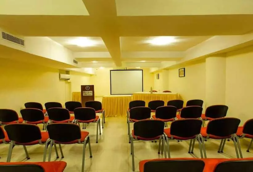 Fotos del hotel Ramee Guestline  Dadar:  5