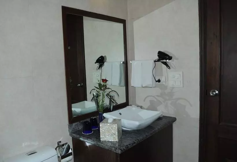 Fotos del hotel The Orion  Greater Kailash:  17