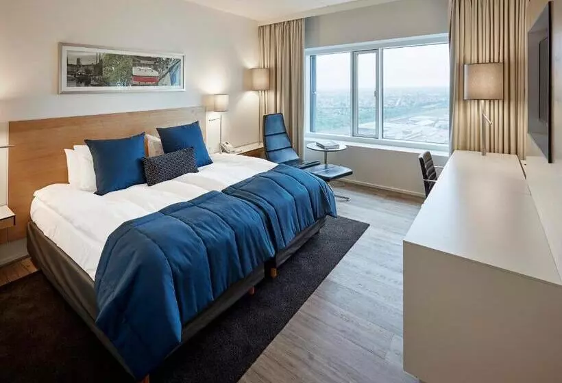 Crowne Plaza Copenhagen Towers, An Ihg