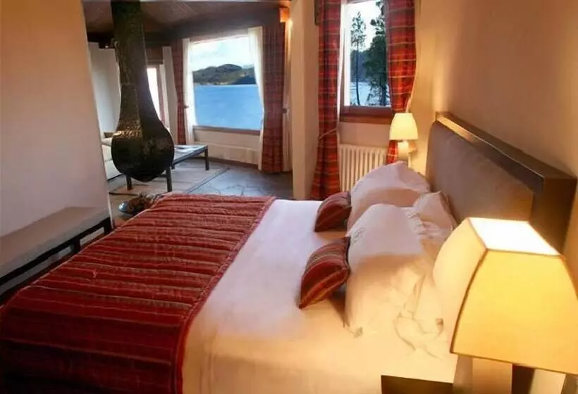 La Sirenuse Lake Resort