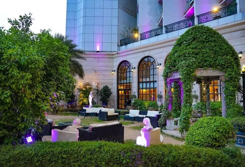 Fotos del hotel The Royal Plaza:  12