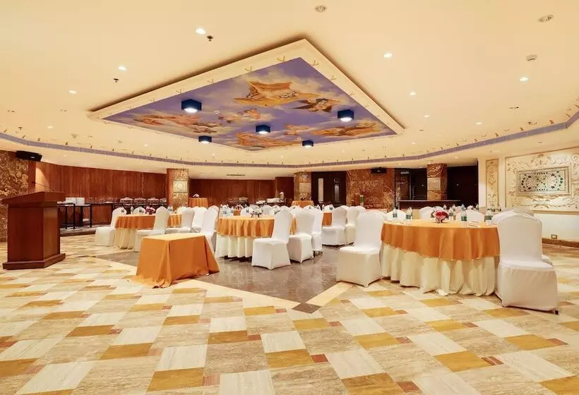 Fotos del hotel The Royal Plaza:  15