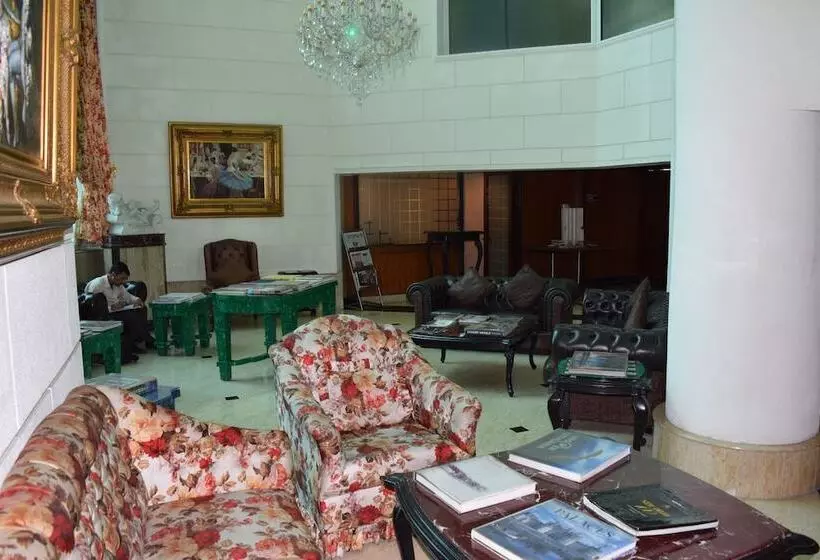 Fotos del hotel The Royal Plaza:  2