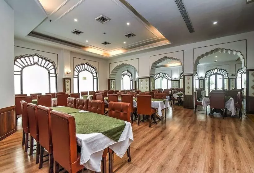 Fotos del hotel Utkarsh Vilas Tavisha:  12