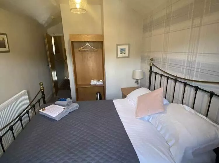 Autumn Leaves Guest House