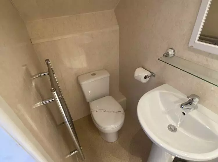 Fotos del hotel Autumn Leaves Guest House:  2