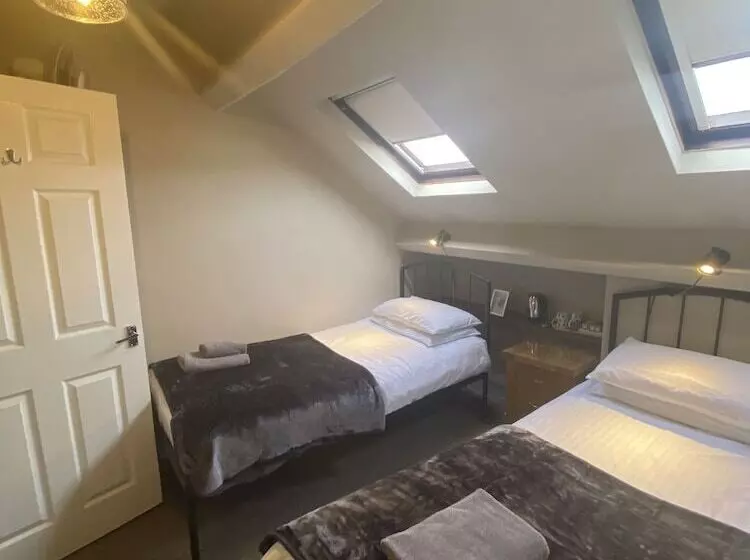 Fotos del hotel Autumn Leaves Guest House:  8