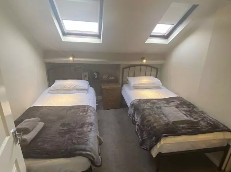 Fotos del hotel Autumn Leaves Guest House:  18