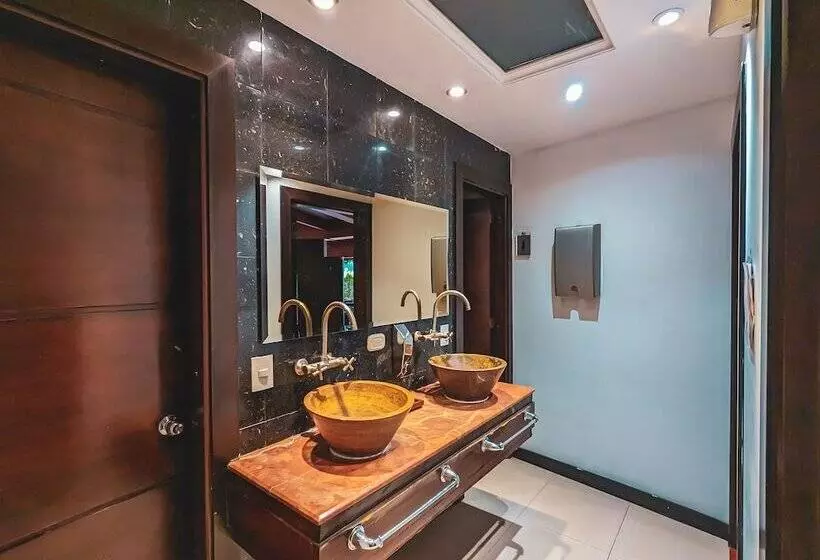 Fotos del hotel Charlotte Plaza 26:  4