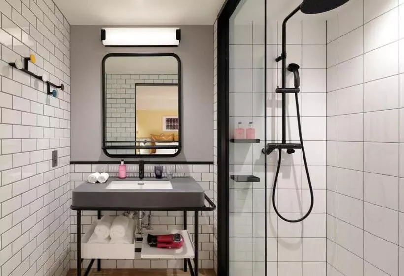 Fotos del hotel Moxy Kyoto Nijo:  11