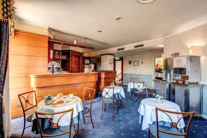 Fotos del hotel Laura:  8