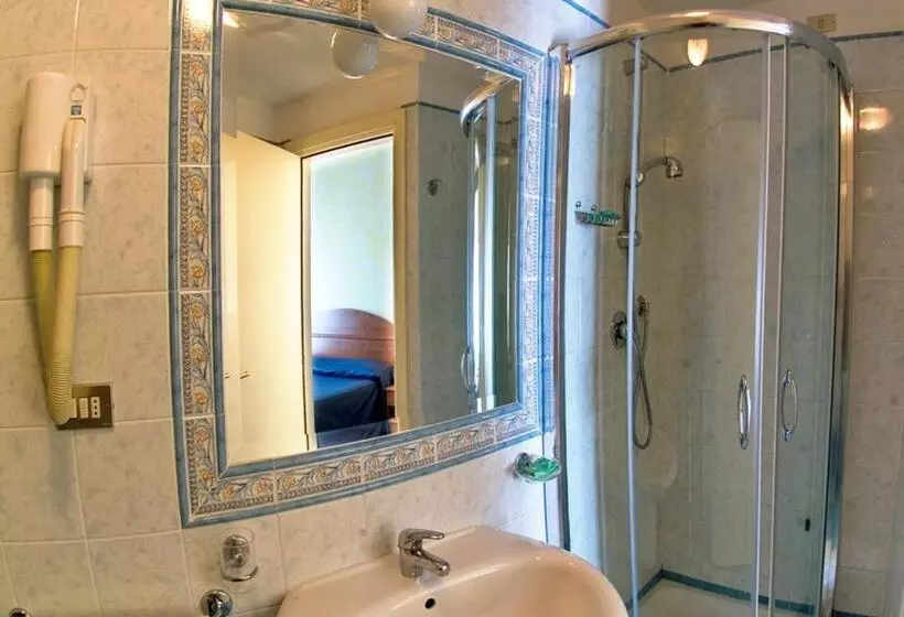 Fotos del hotel Laura:  20