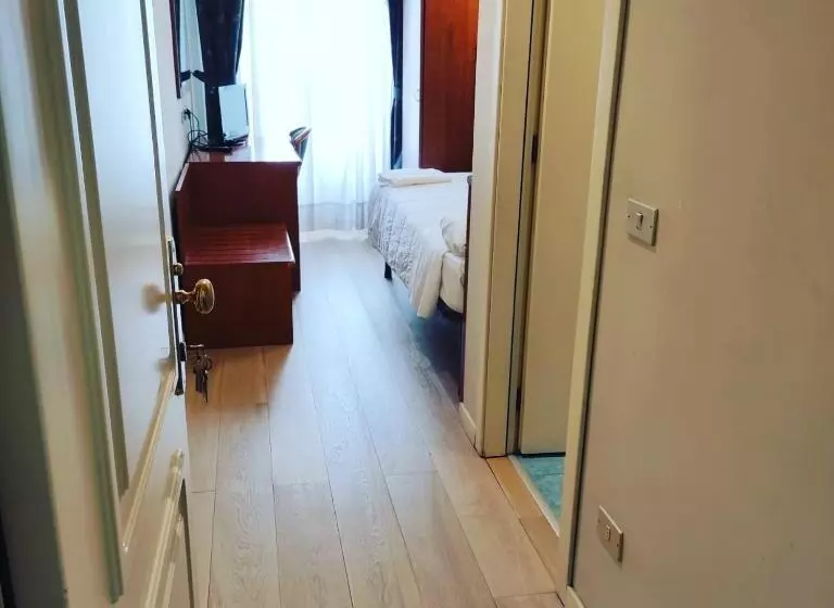 Fotos del hotel Laura:  22