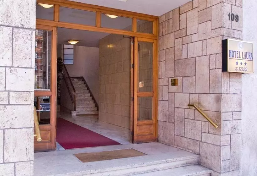 Fotos del hotel Laura:  5