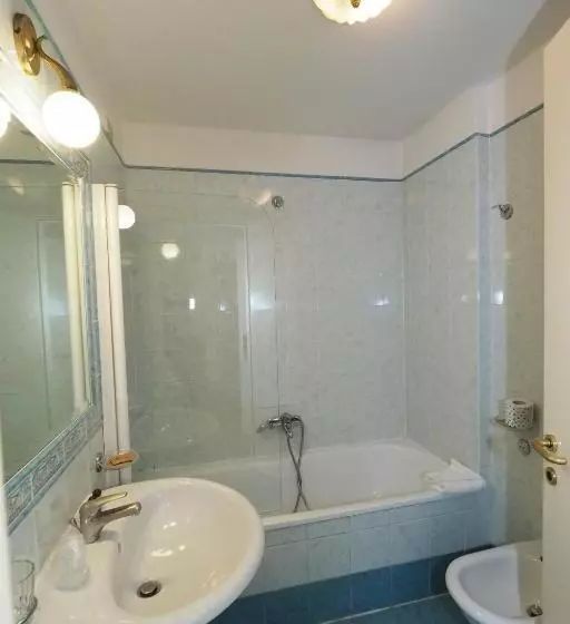 Fotos del hotel Laura:  4