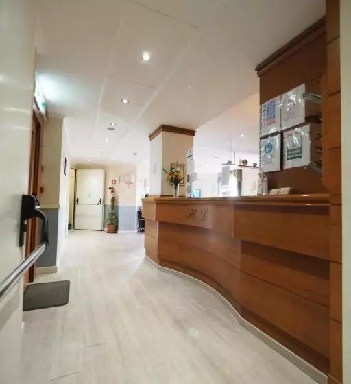 Fotos del hotel Laura:  2