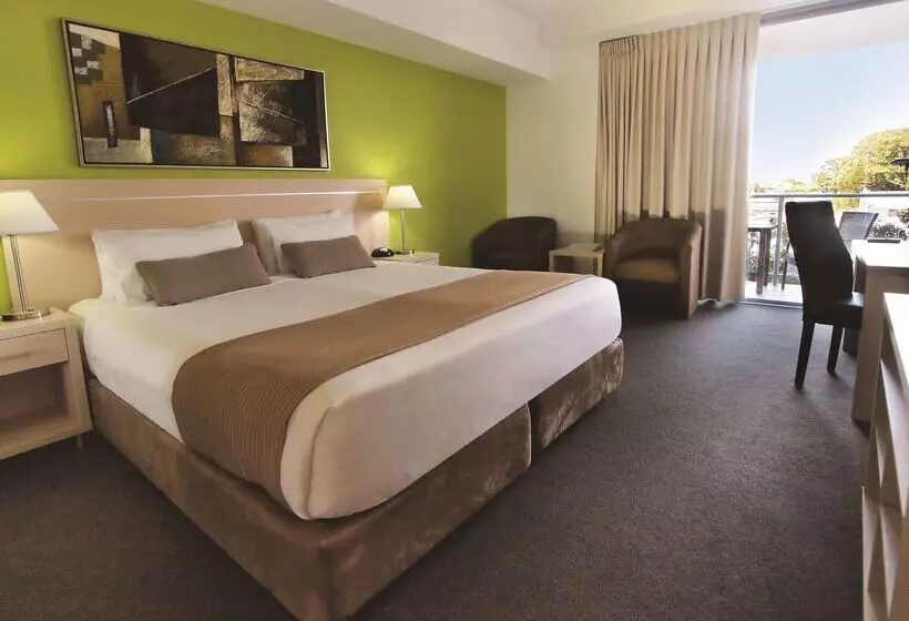 Oaks Townsville Gateway Suites