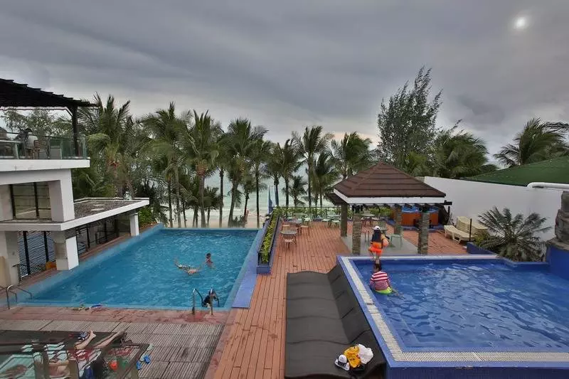 Crown Regency Beach Resort Boracay