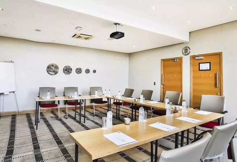 Fotos del hotel Holiday Inn Express Sandtonwoodmead, An Ihg:  14