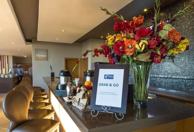 Fotos del hotel Holiday Inn Express Sandtonwoodmead, An Ihg:  5