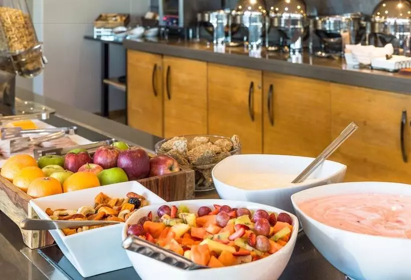 Fotos del hotel Holiday Inn Express Sandtonwoodmead, An Ihg:  22