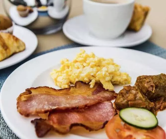 Fotos del hotel Holiday Inn Express Sandtonwoodmead, An Ihg:  12