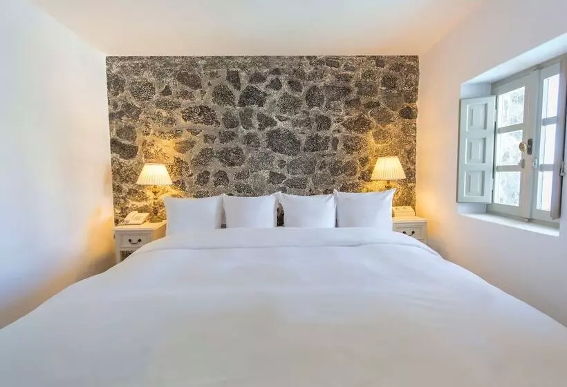 Iconic Santorini, A Boutique Cave