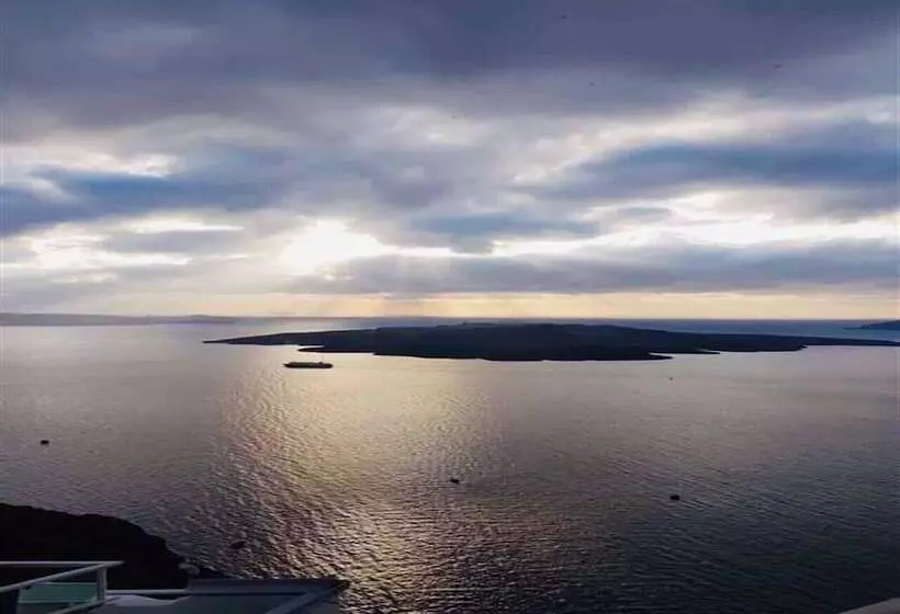 Fotos del hotel Loucas On The Cliff:  16