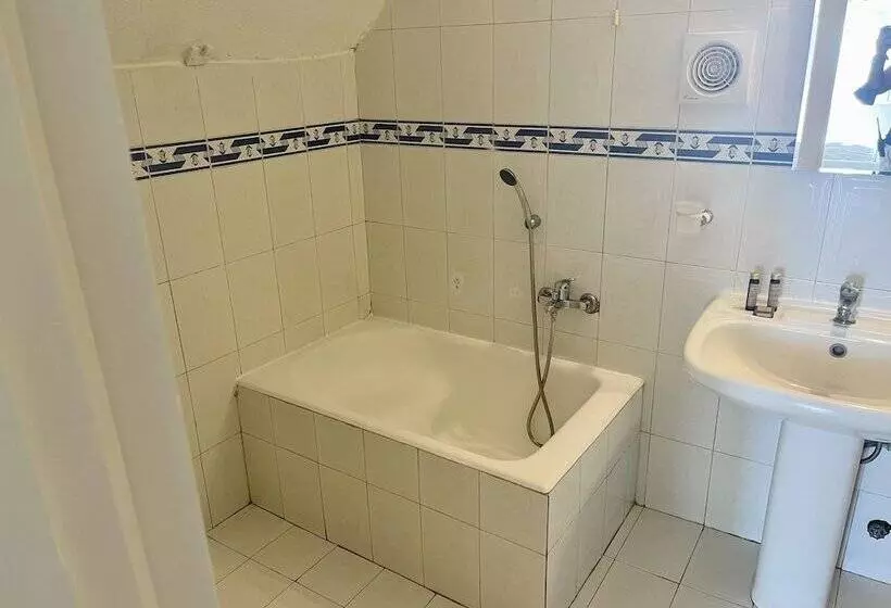 Fotos del hotel Loucas On The Cliff:  3