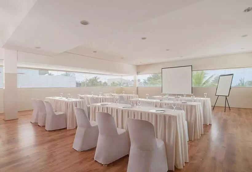 Fotos del hotel The Tides:  6