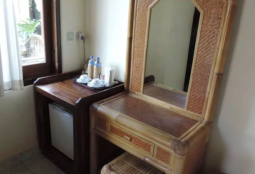 Fotos del hotel Nick S Hidden Cottages:  2