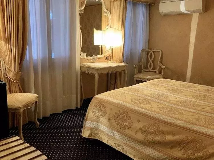 Fotos del hotel Castello:  6