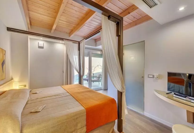 Fotos del hotel Nissaki Beach:  21