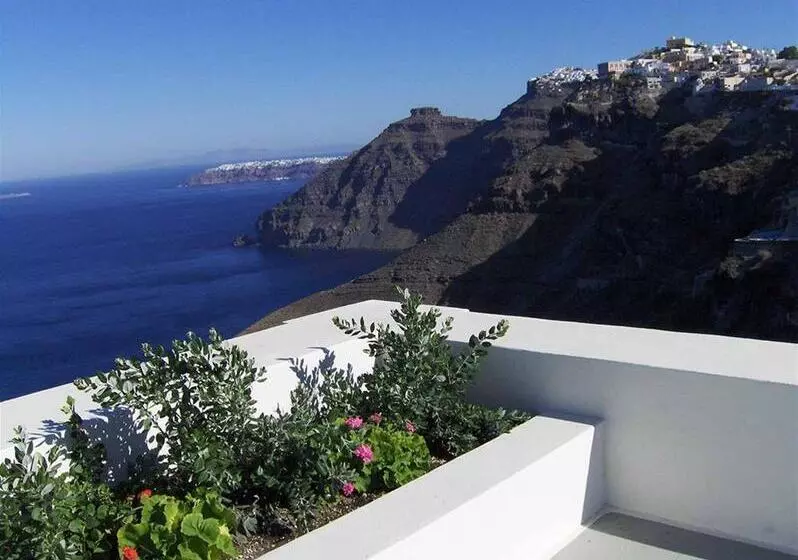 Fotos del hotel Pantelia Suites:  8