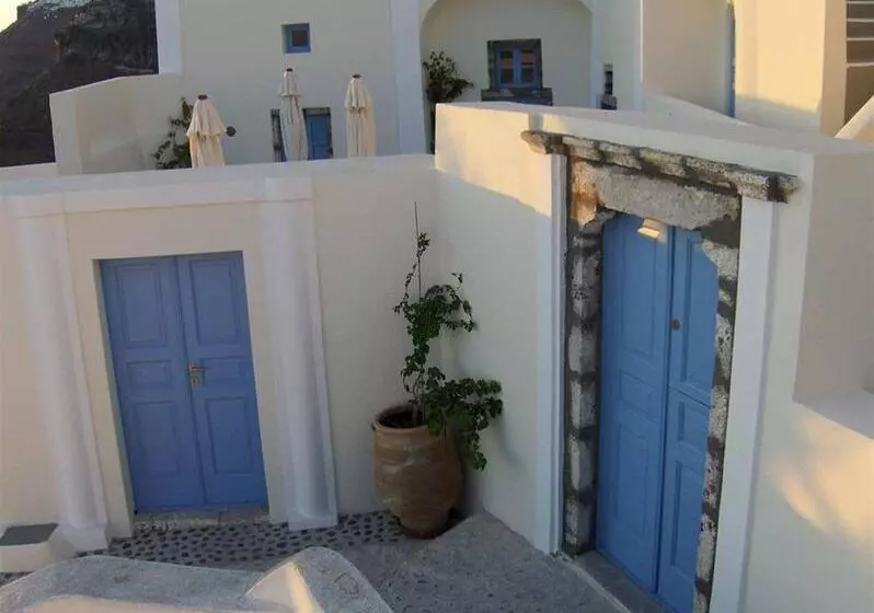 Fotos del hotel Pantelia Suites:  15