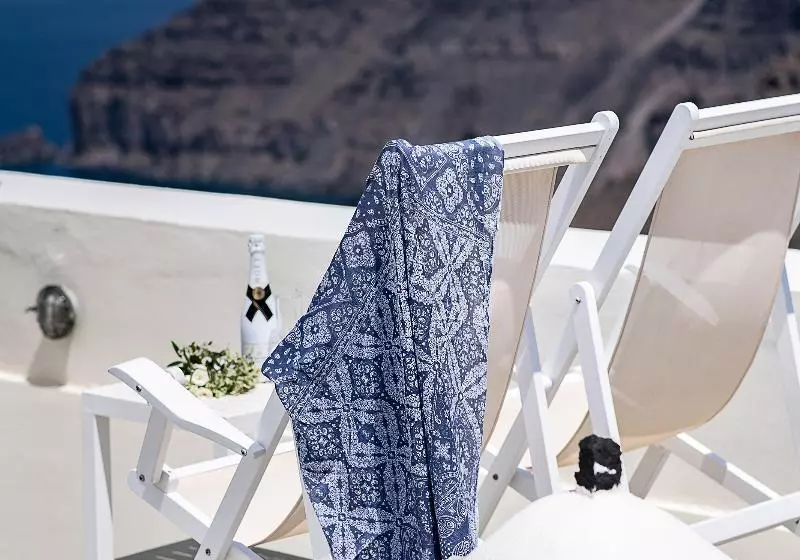 Fotos del hotel Pantelia Suites:  9