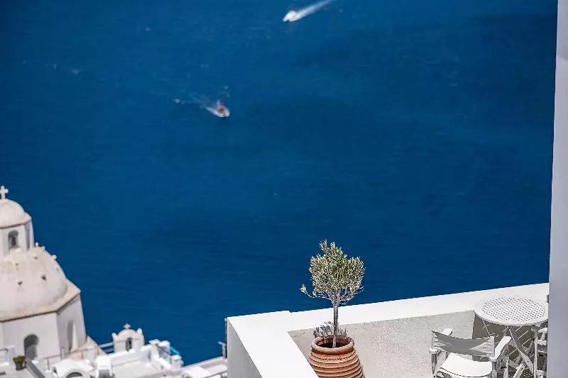 Fotos del hotel Pantelia Suites:  6