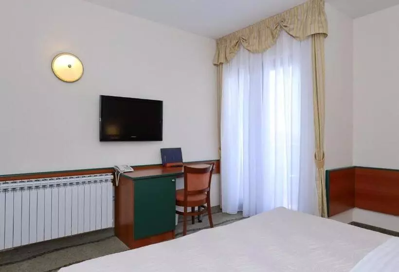 Fotos del hotel Mediteran:  16