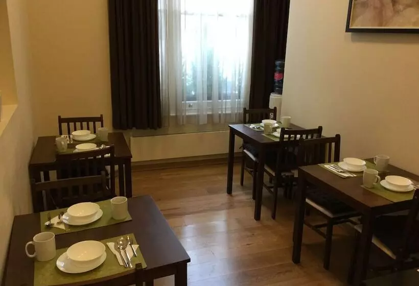 Fotos del hotel The Royale Chulan Hyde Park:  2