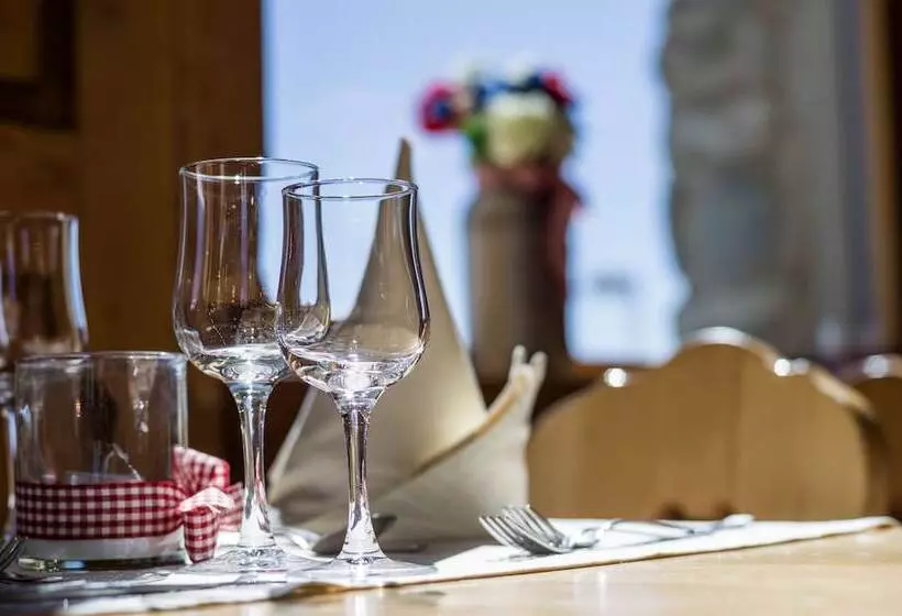 Fotos del hotel 3100 Kulmhotel Gornergrat:  10